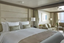 Deluxe Veranda Suite
