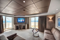 Yacht Club Suite Royale